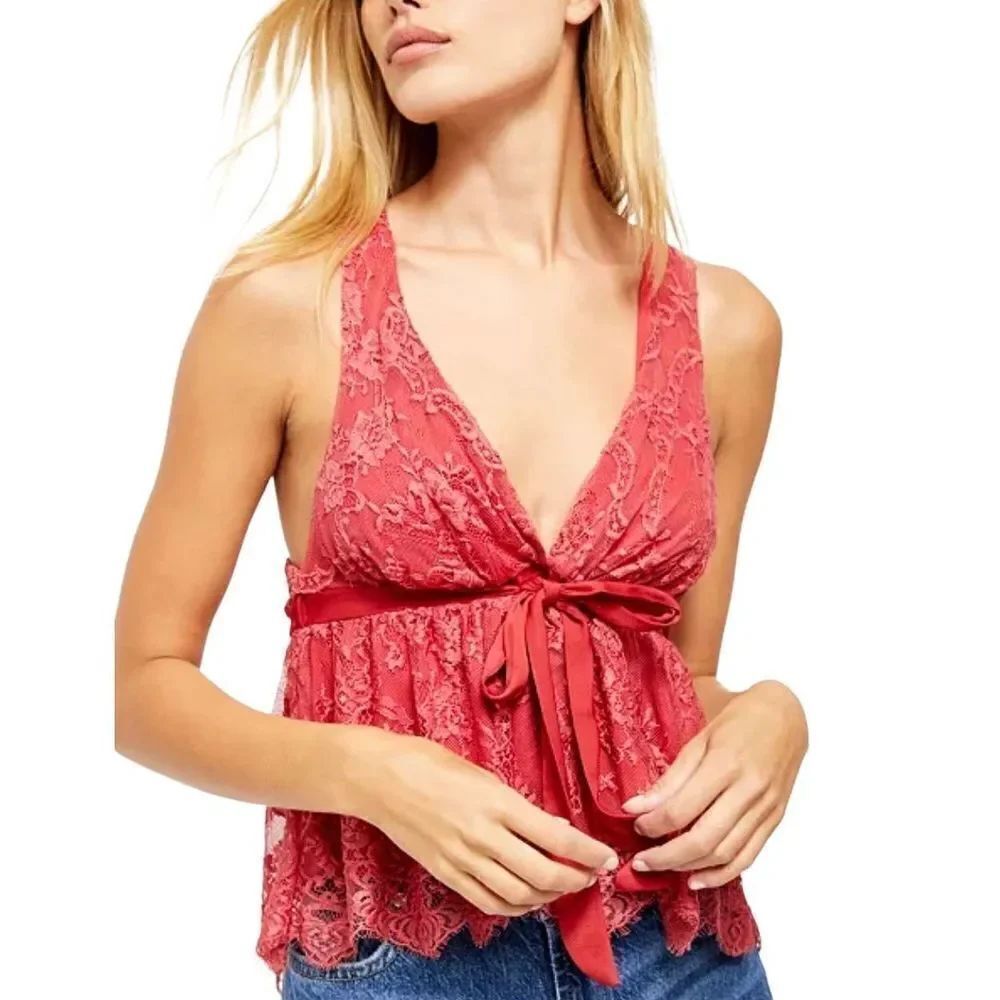 NWT FreeβPeopleβChanteβLace
TankβFrenchieβKissβsizeβm